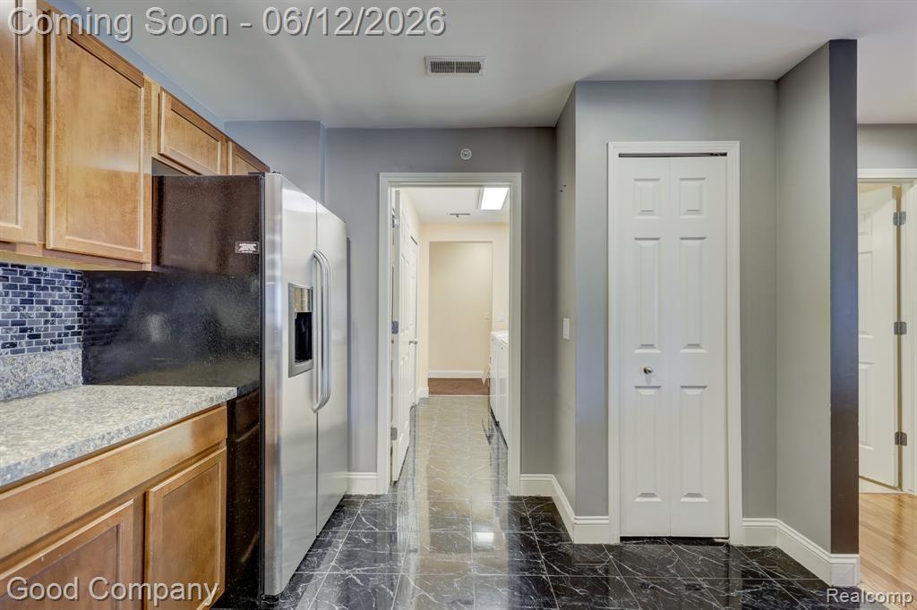 29941 Fox Run Circle Warren, MI 48092 - Photo 18 of 35