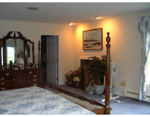 99 Barnard Road Marlborough, MA 01752 - Photo 14 of 18 Gallery Image 14