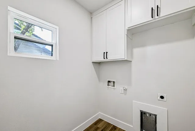 $989,900 | 804 Hi Circle West, Horseshoe Bay, TX 78657