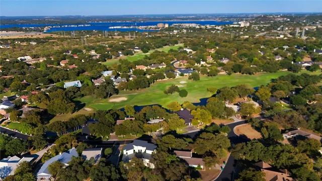 $989,900 | 804 Hi Circle West, Horseshoe Bay, TX 78657