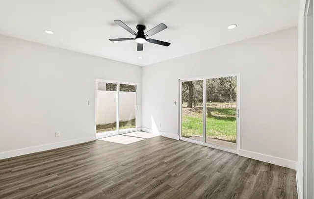 $989,900 | 804 Hi Circle West, Horseshoe Bay, TX 78657