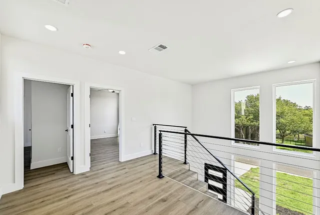 $989,900 | 804 Hi Circle West, Horseshoe Bay, TX 78657