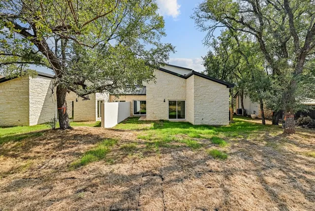 $989,900 | 804 Hi Circle West, Horseshoe Bay, TX 78657