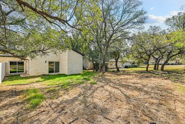 $989,900 | 804 Hi Circle West, Horseshoe Bay, TX 78657