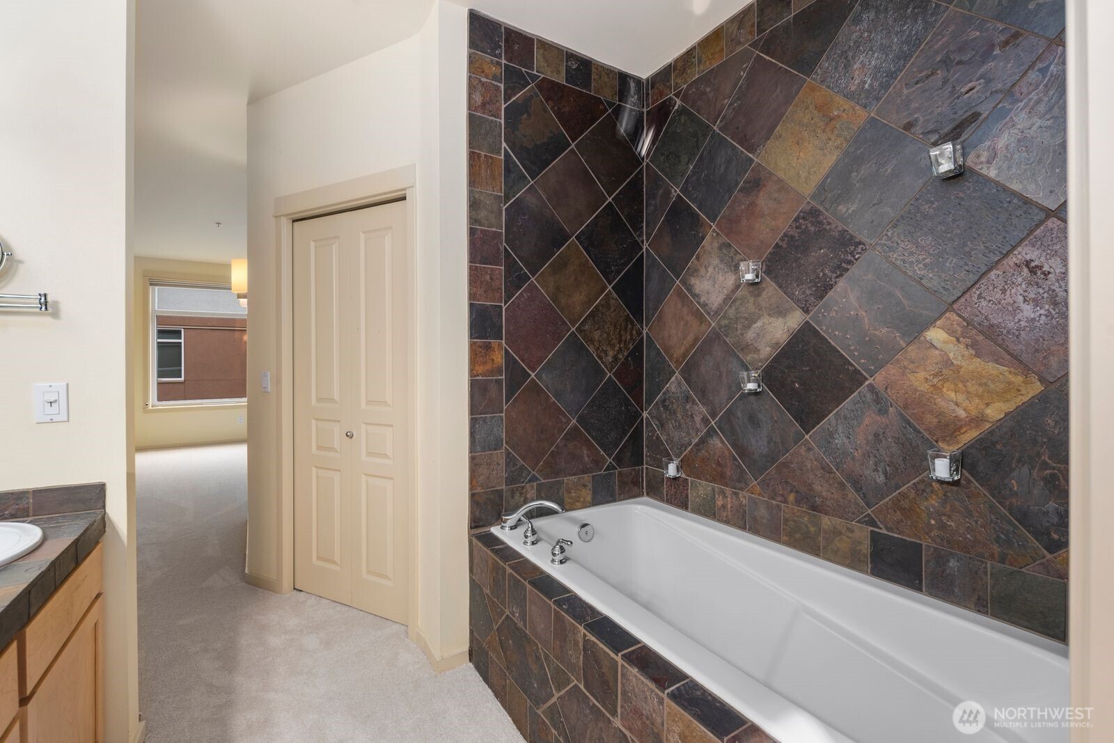 1900 Alaskan Way, Unit 316 Seattle, WA 98101 - Photo 21 of 38