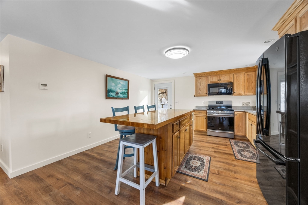 16 Town Neck Road Sandwich, MA 02563 - Photo 4 of 34 Gallery Image 4