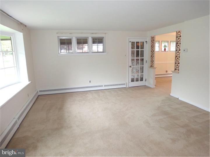11 Braxton Road Bryn Mawr, PA 19010 - Photo 2 of 17 Living Room