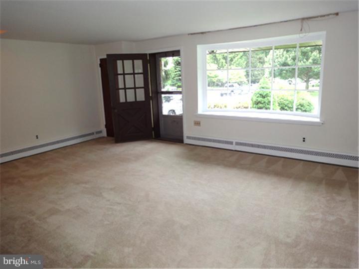 11 Braxton Road Bryn Mawr, PA 19010 - Photo 3 of 17 Living Room