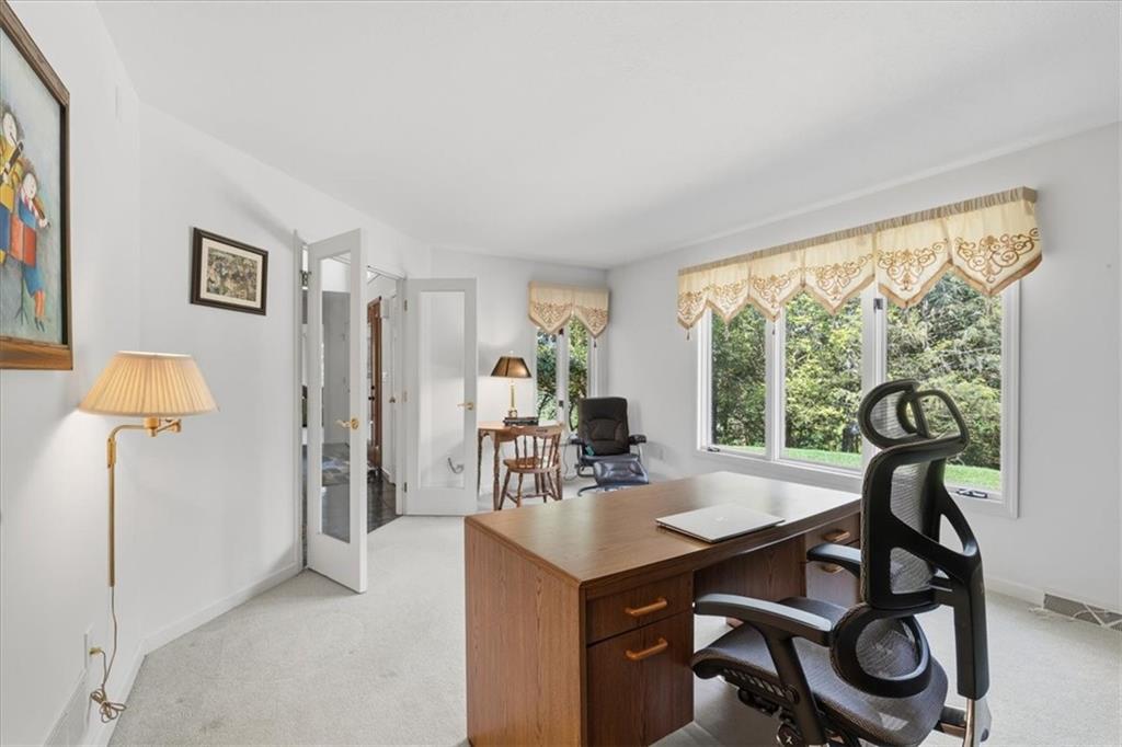 210 Reichold Road Wexford, PA 15090 - Photo 5 of 46
