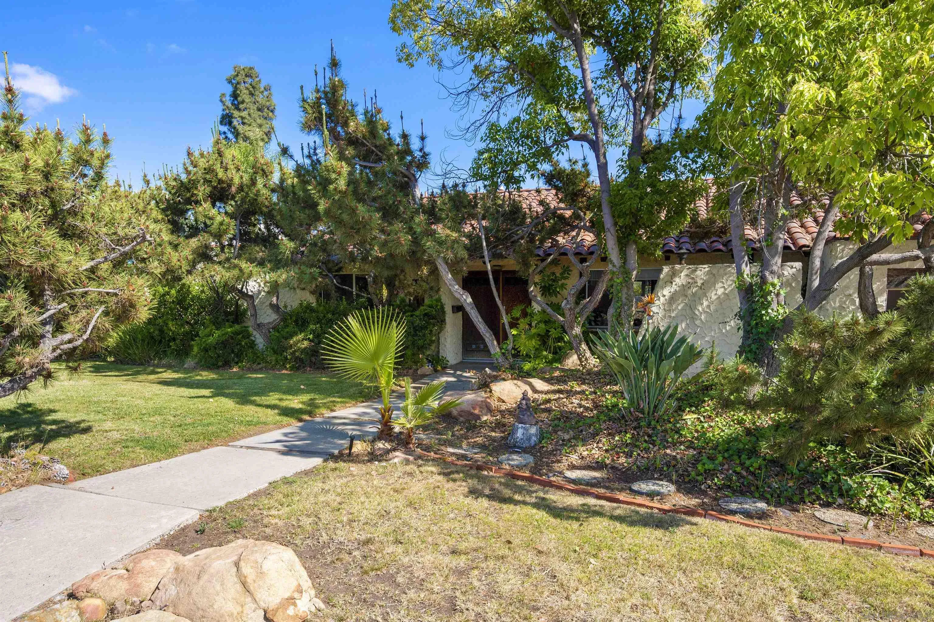 8621 Dunwoodie Road Santee, CA 92071 - Photo 5 of 40 Gallery Image 5