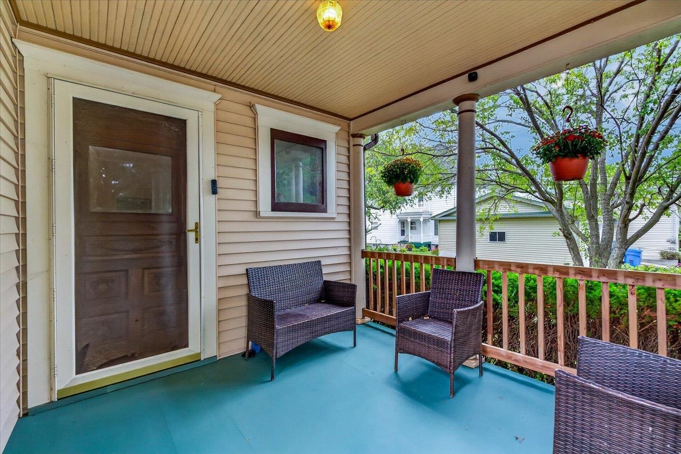 131 South Spring Street Columbus, WI 53925 - Photo 4 of 73 Gallery Image 4