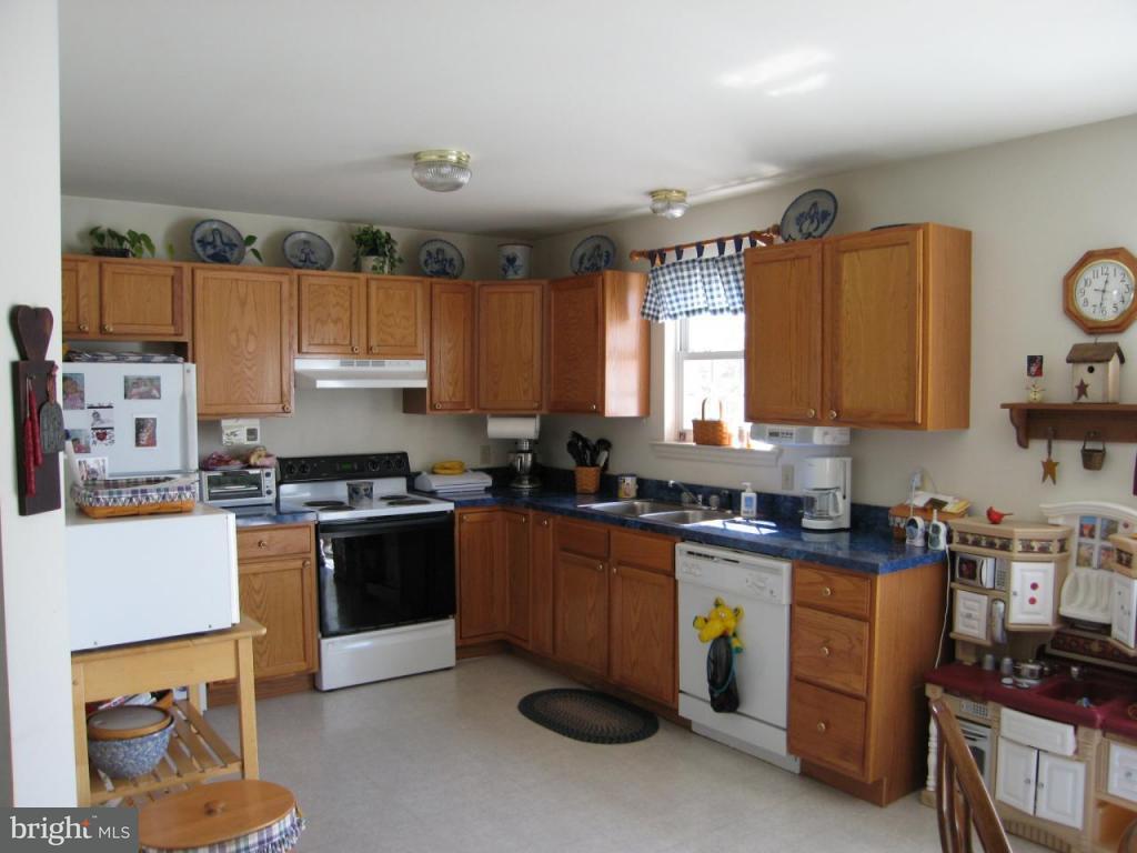 454 Groffdale Road Quarryville, PA 17566 - Photo 10 of 24 Gallery Image 10