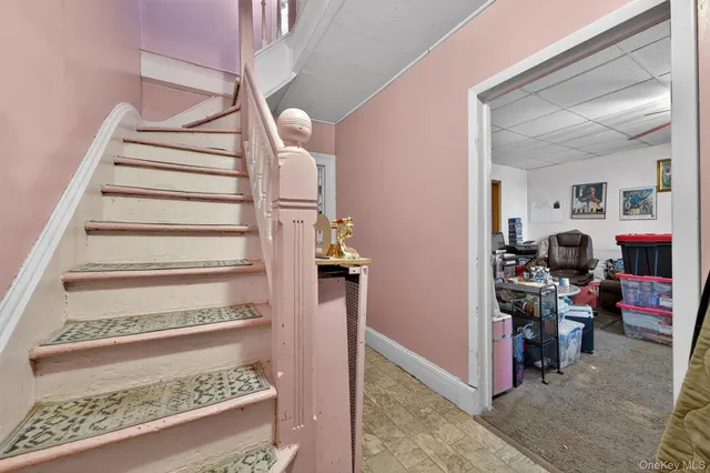 a view of entryway and hall