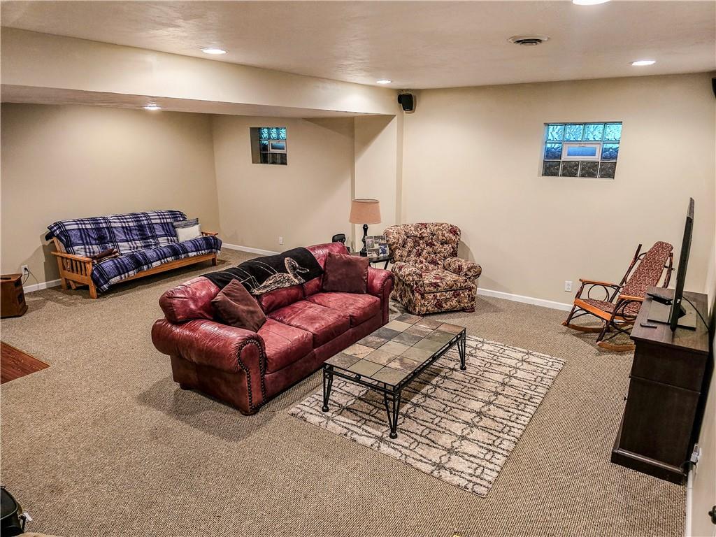 277 Dunn Road Greensburg, PA 15601 - Photo 10 of 24 a living room with furniture and a couch