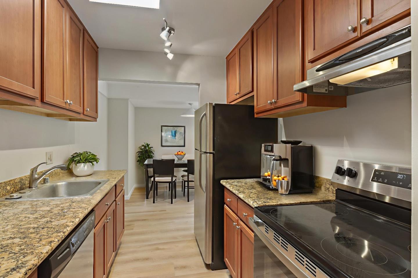 500 West Middlefield Road, Unit 18 Mountain View, CA 94043 - Photo 15 of 31 Gallery Image 15