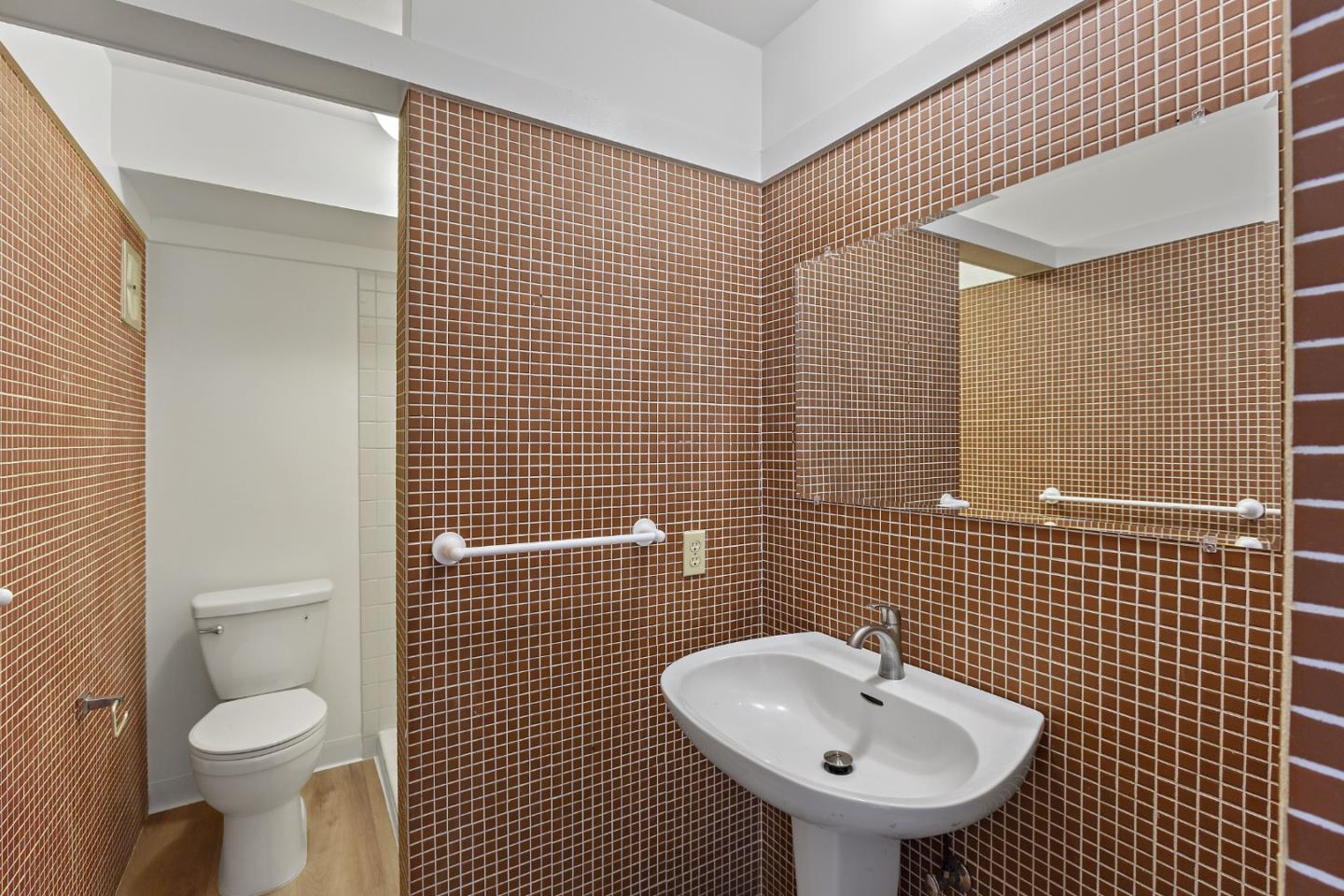 500 West Middlefield Road, Unit 18 Mountain View, CA 94043 - Photo 16 of 31 Gallery Image 16