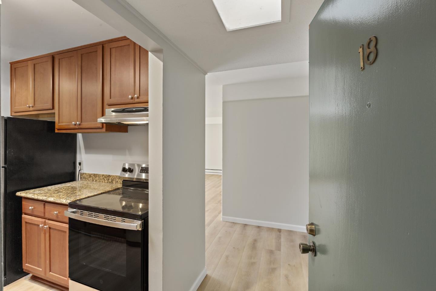 500 West Middlefield Road, Unit 18 Mountain View, CA 94043 - Photo 2 of 31 Gallery Image 2
