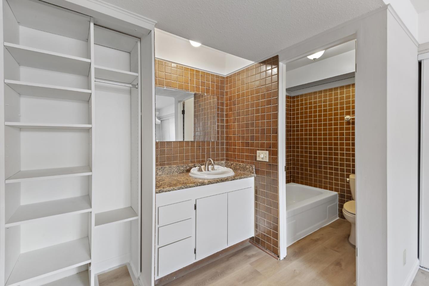 500 West Middlefield Road, Unit 18 Mountain View, CA 94043 - Photo 23 of 31 Gallery Image 23