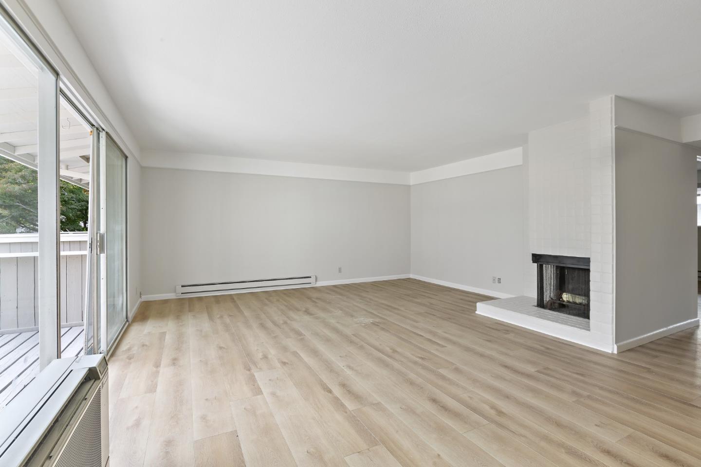 500 West Middlefield Road, Unit 18 Mountain View, CA 94043 - Photo 7 of 31 Gallery Image 7