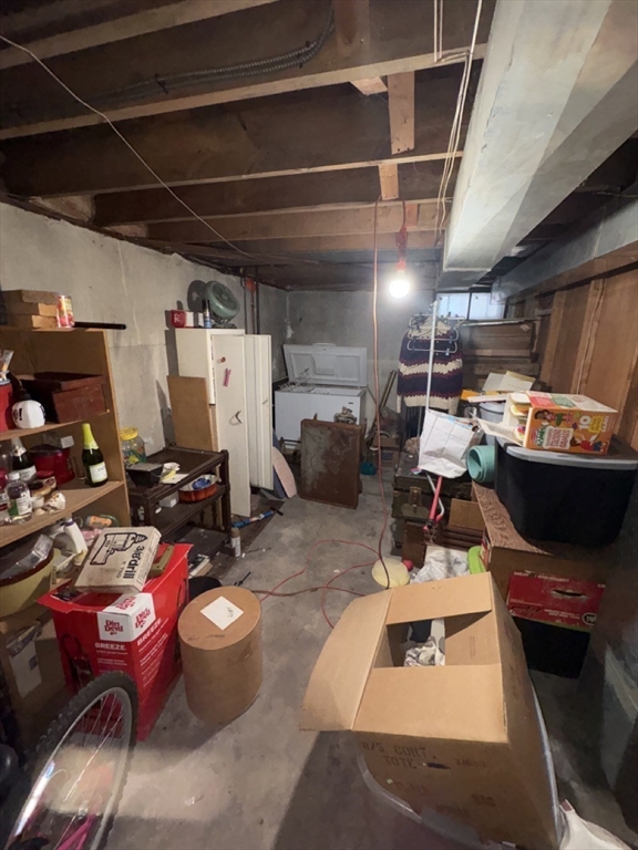 47 Arbutus Street Springfield, MA 01109 - Photo 11 of 15