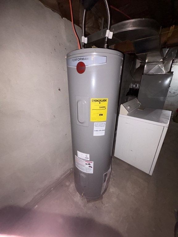 47 Arbutus Street Springfield, MA 01109 - Photo 12 of 15