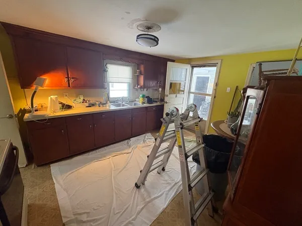 $179,900 | 47 Arbutus Street, Springfield, MA 01109