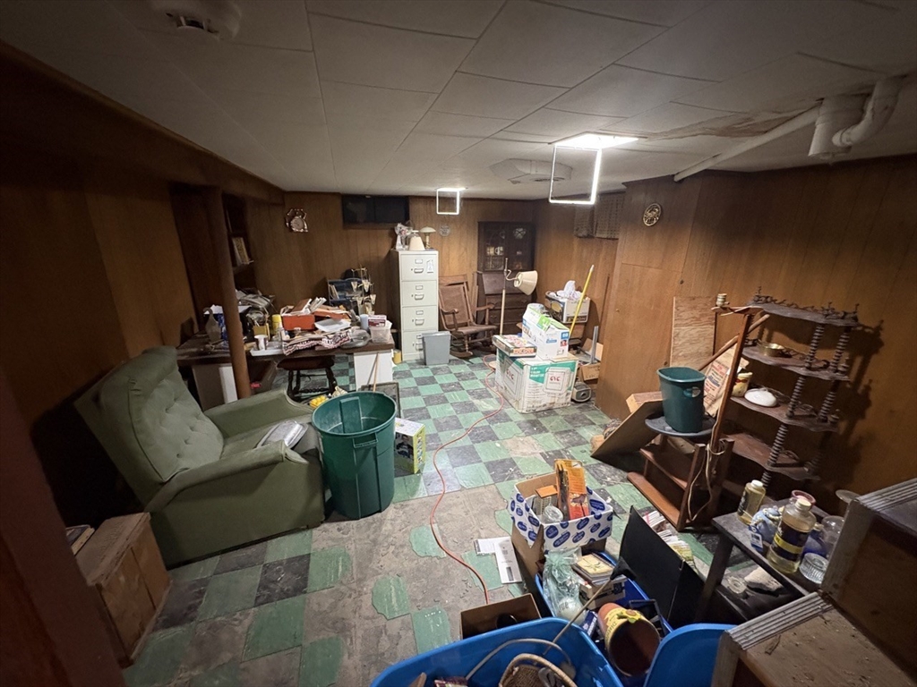 47 Arbutus Street Springfield, MA 01109 - Photo 8 of 15