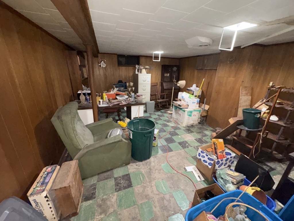 47 Arbutus Street Springfield, MA 01109 - Photo 9 of 15