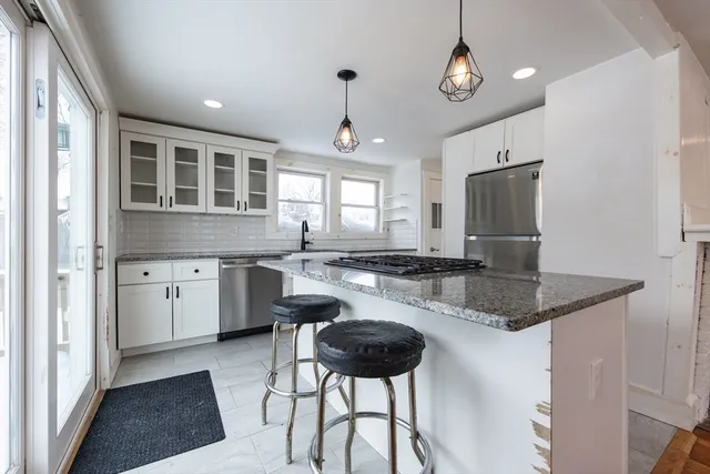 $610,000 | 8 Hampton Circle, Hull, MA 02045