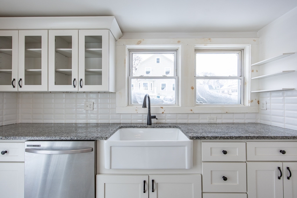 8 Hampton Circle Hull, MA 02045 - Photo 14 of 28