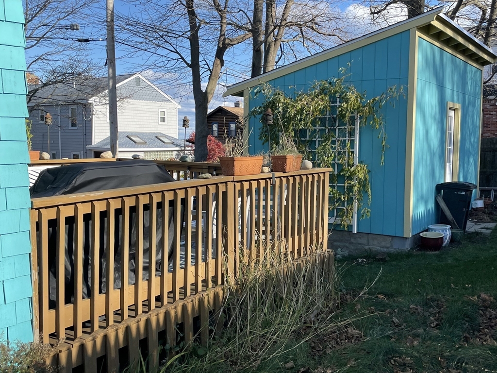 8 Hampton Circle Hull, MA 02045 - Photo 3 of 20