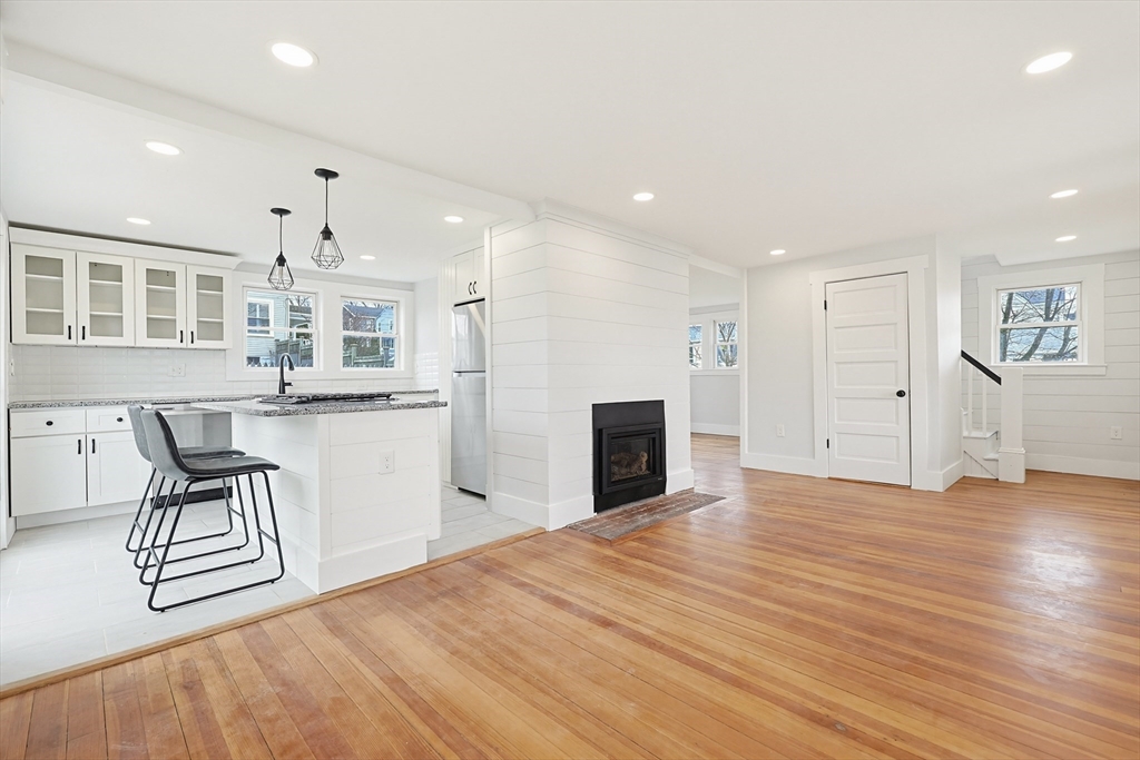 8 Hampton Circle Hull, MA 02045 - Photo 4 of 20