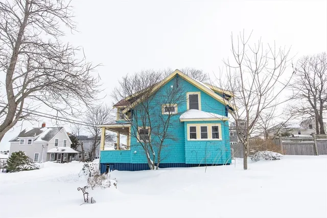 $610,000 | 8 Hampton Circle, Hull, MA 02045