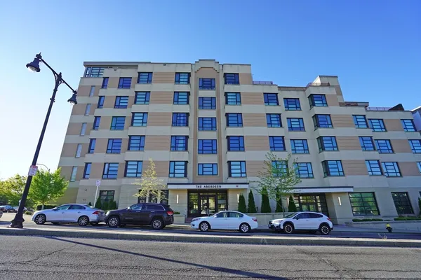 $4,200 | 1650 Commonwealth Avenue, Unit 303, Boston, MA 02135
