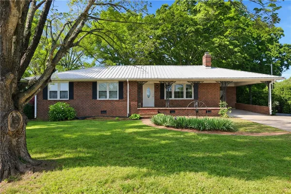 $289,000 | 9432 Highway 81, Iva, SC 29655