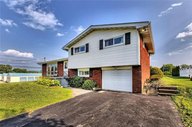 $210,000 | 501 Ridgeview Road, Mount Pleasant, PA 15666