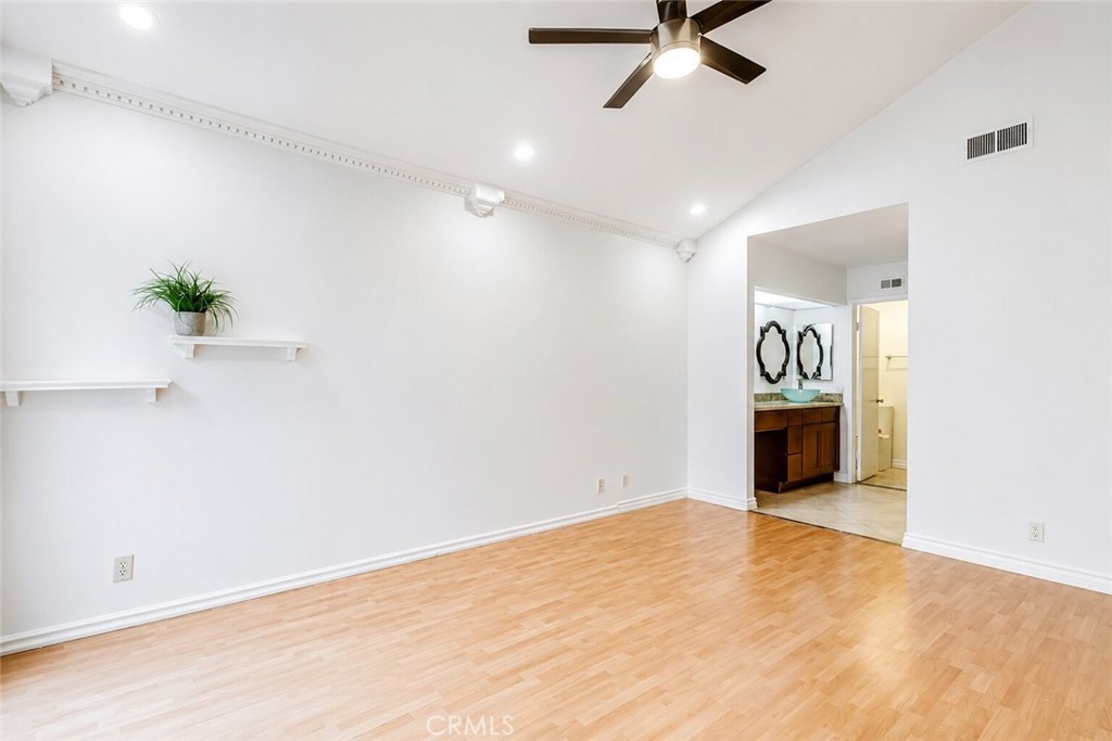 39 Castillo Irvine, CA 92620 - Photo 13 of 21
