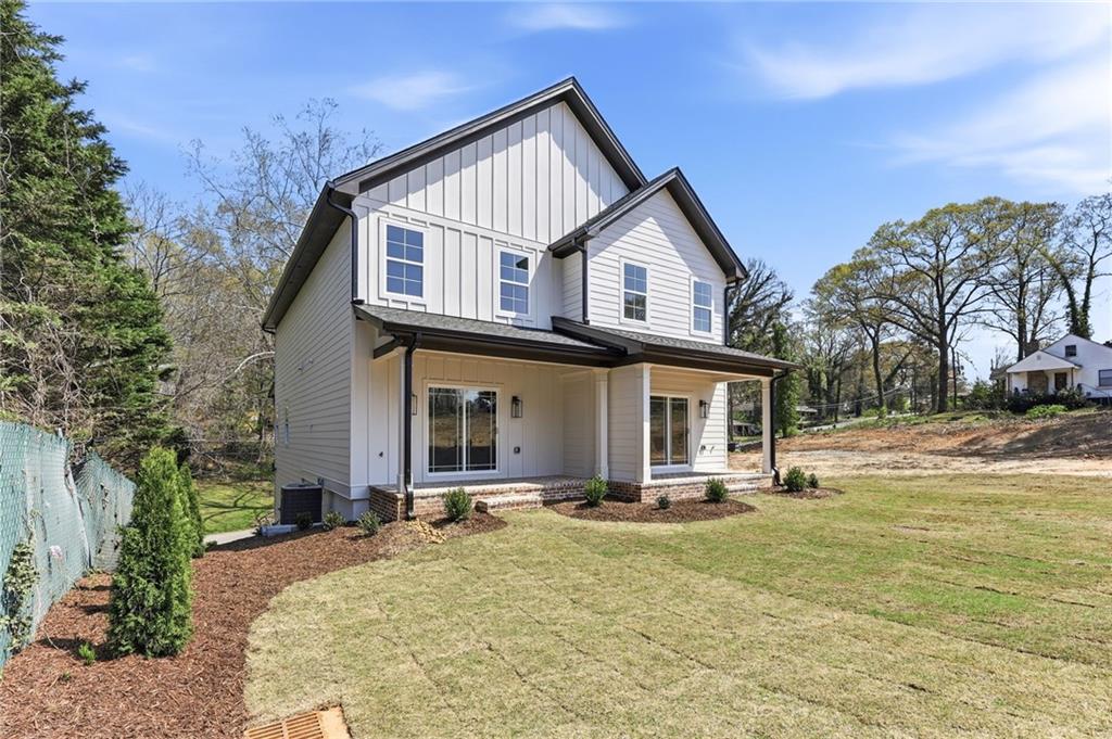 1123 Riverside Terrace Gainesville, GA 30501 - Photo 4 of 37
