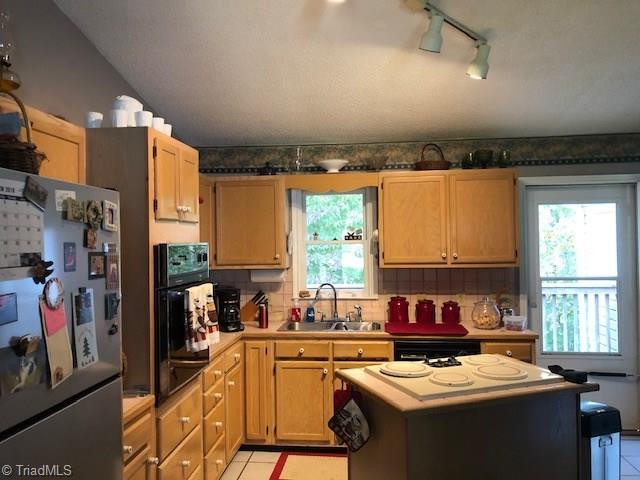 147 Edith Russell Road Randleman, NC 27317 - Photo 8 of 11 Gallery Image 8