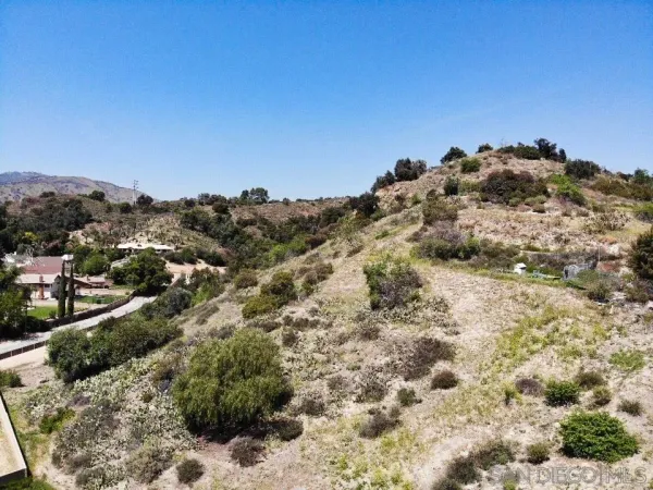 a view of a sky view