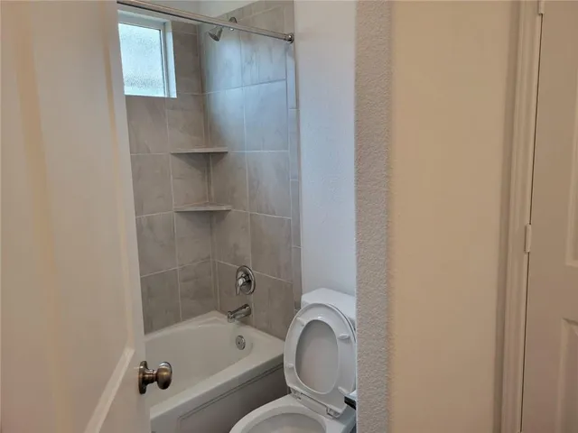 $2,195 | 210 Barcelona, Kyle, TX 78640