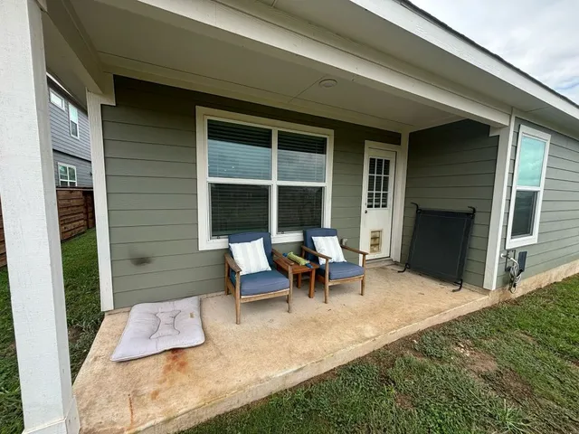 $2,195 | 210 Barcelona, Kyle, TX 78640