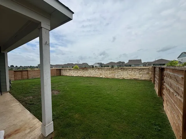 $2,195 | 210 Barcelona, Kyle, TX 78640