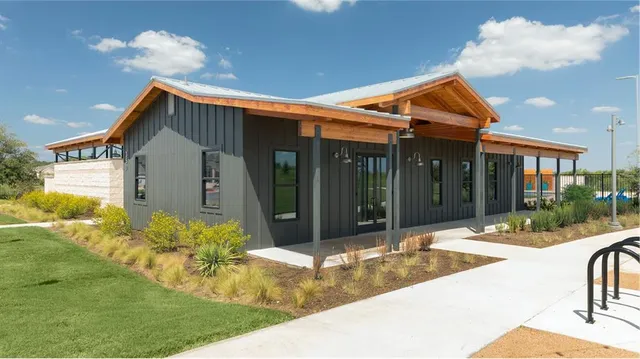 $2,195 | 210 Barcelona, Kyle, TX 78640