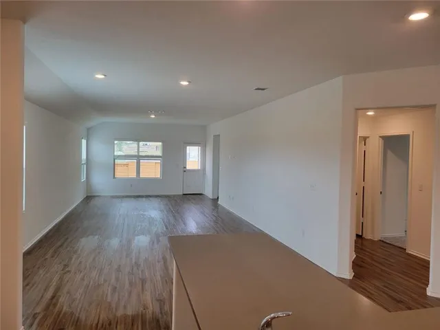 $2,195 | 210 Barcelona, Kyle, TX 78640