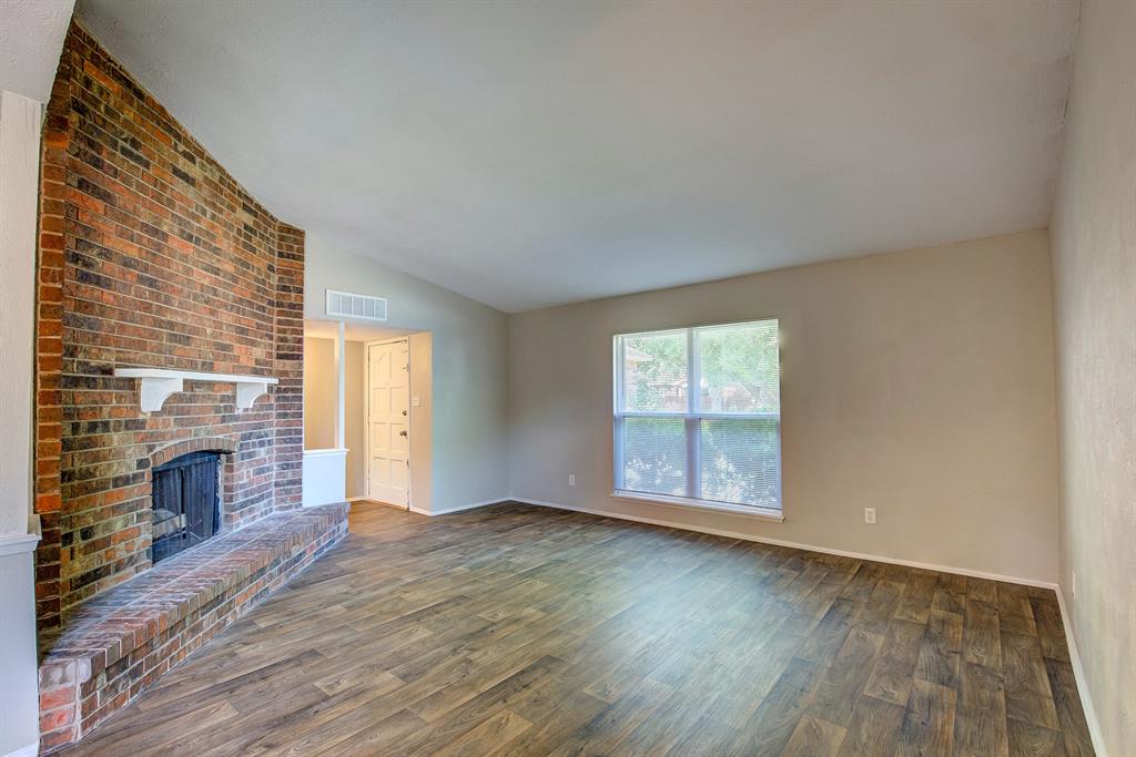 7801 Summerglen Road Fort Worth, TX 76133 - Photo 32 of 40