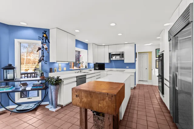 $1,350,000 | 3240 Brookdale Lane, Northbrook, IL 60062