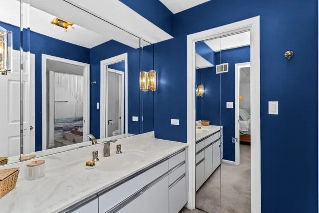 $1,350,000 | 3240 Brookdale Lane, Northbrook, IL 60062