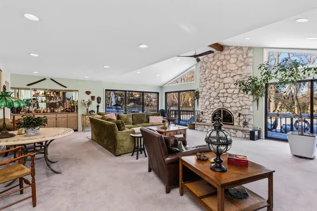 $1,350,000 | 3240 Brookdale Lane, Northbrook, IL 60062