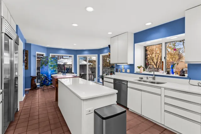 $1,350,000 | 3240 Brookdale Lane, Northbrook, IL 60062